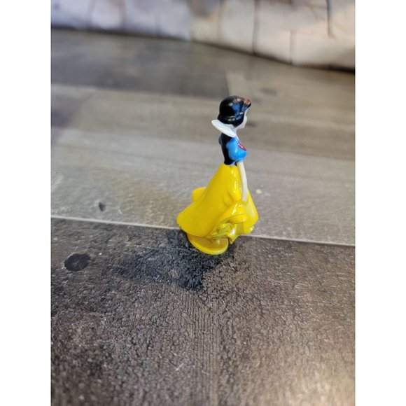 Disney snow white princess toy figure - Picture 2 of 5